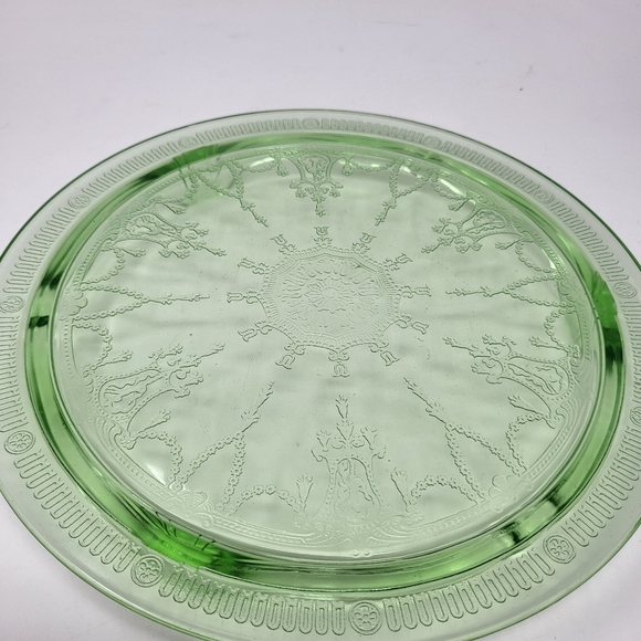 Anchor Hocking Vintage Cameo Ballerina Footed Cake Plate Uranium Depression Glas - Picture 5 of 8